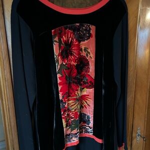 Floral Velvet Long Sleeve Top By Harari Sz M